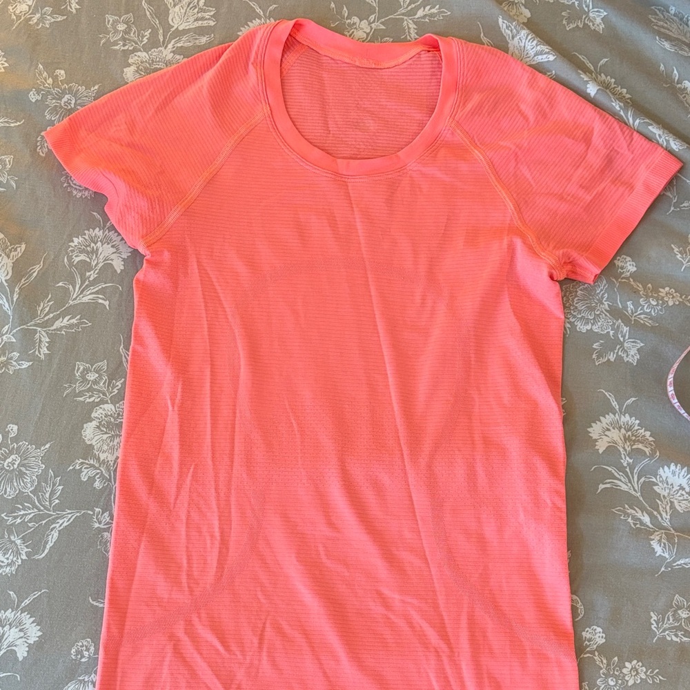 NWOT Lululemon Swiftly Tee Coral